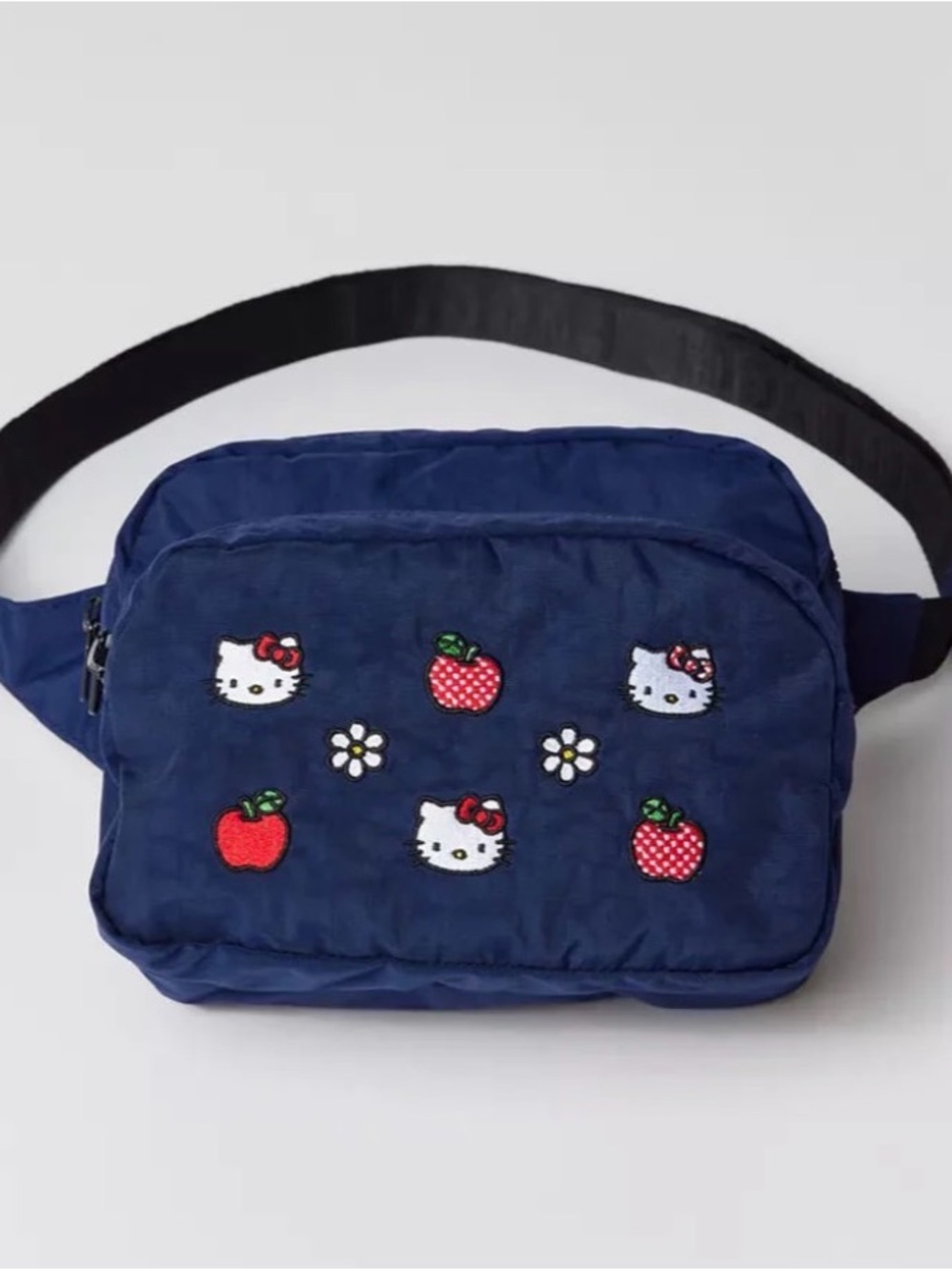 VGUC BAGGU x Hello Kitty Embroidered Fanny Pack - Picture 2 of 9